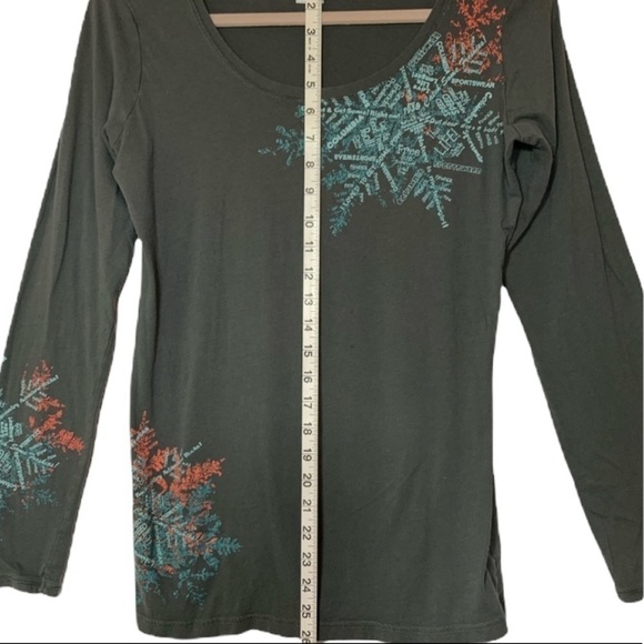 Columbia Women’s Snow Flake Print Long Sleeve T Shirt Size M Gray Scoop Neck - Picture 5 of 7